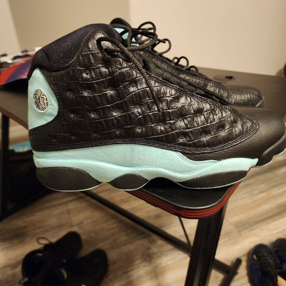 Jordan 13 island green